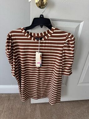Striped Puff-Sleeve Tee in Brown & Cream